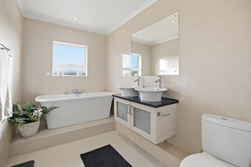 5 Bedroom Property for Sale in Parklands Western Cape